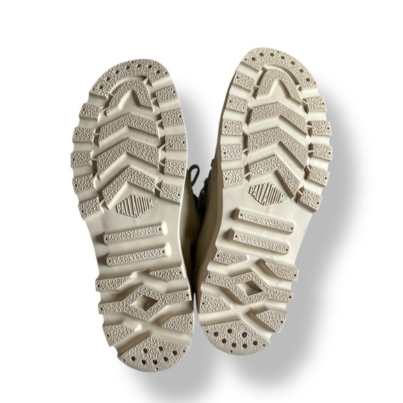 Palladium Unisex Pampa Hi Canvas Boots In  Sahara/Ecru US W 7/ M 5.5 - Picture 10 of 10